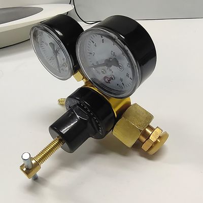 CO2 Gas Regulator for Cutting Gas Industry Outlet Pressure 1Mpa Precision Engineering