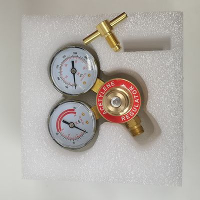 Double-head Pressure Regulator with Brass Bar Body Material and Adjustable Pressure